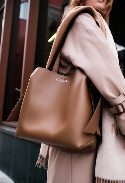 Acne Studios Musubi Midi R Camel Brown