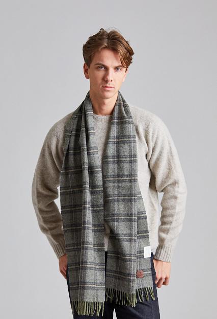 Amanda Christensen Classic Woven Scarf in Check Olive Melange