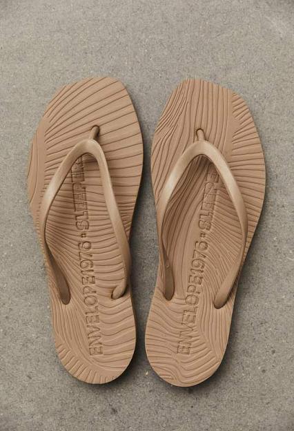 ENVELOPE1976 Envelope 1976 x Sleepers Sand