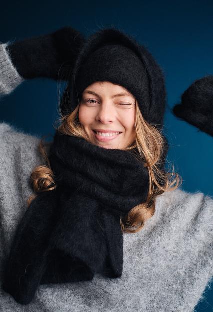 FWSS Montpellier Scarf Jet Black