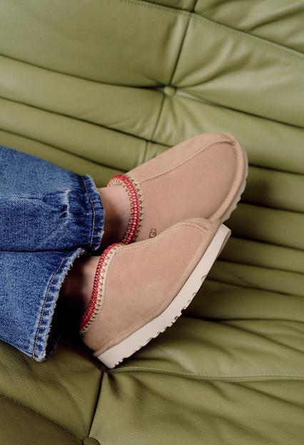 UGG Woman`s Tasman II Sand/Dark Cherry