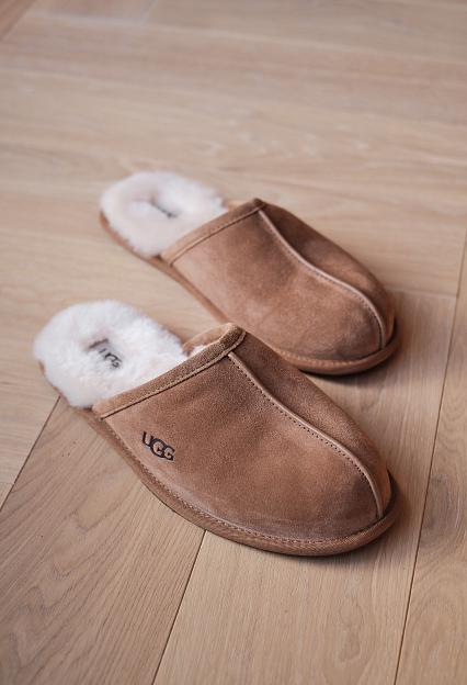 UGG Men`s Scuff Chestnut