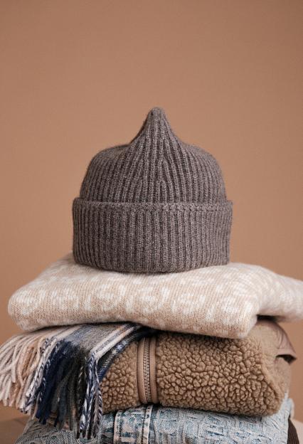 Yacaia Merino Cash Beanie Dark Brown