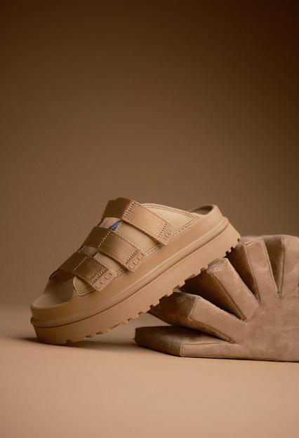 UGG GoldenGlow Slide Dark Sand