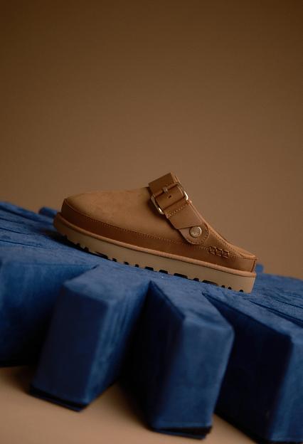 UGG Goldenstar Villa Clog Chestnut