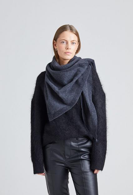 ENVELOPE1976 Triangle Scarf Volcano