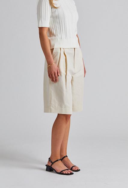 Filippa K Relaxed Pleated Cotton Linen Shorts Cream White 