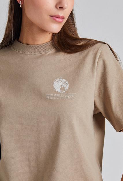 Holzweiler Kjerag Logos Tee Sand