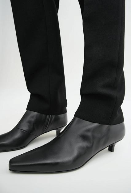 The Slim Ankle Boot Black
