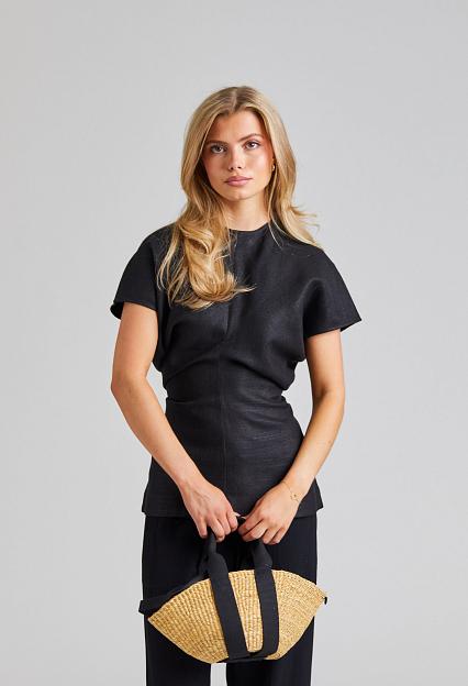 Toteme Slouch Waist Top Black