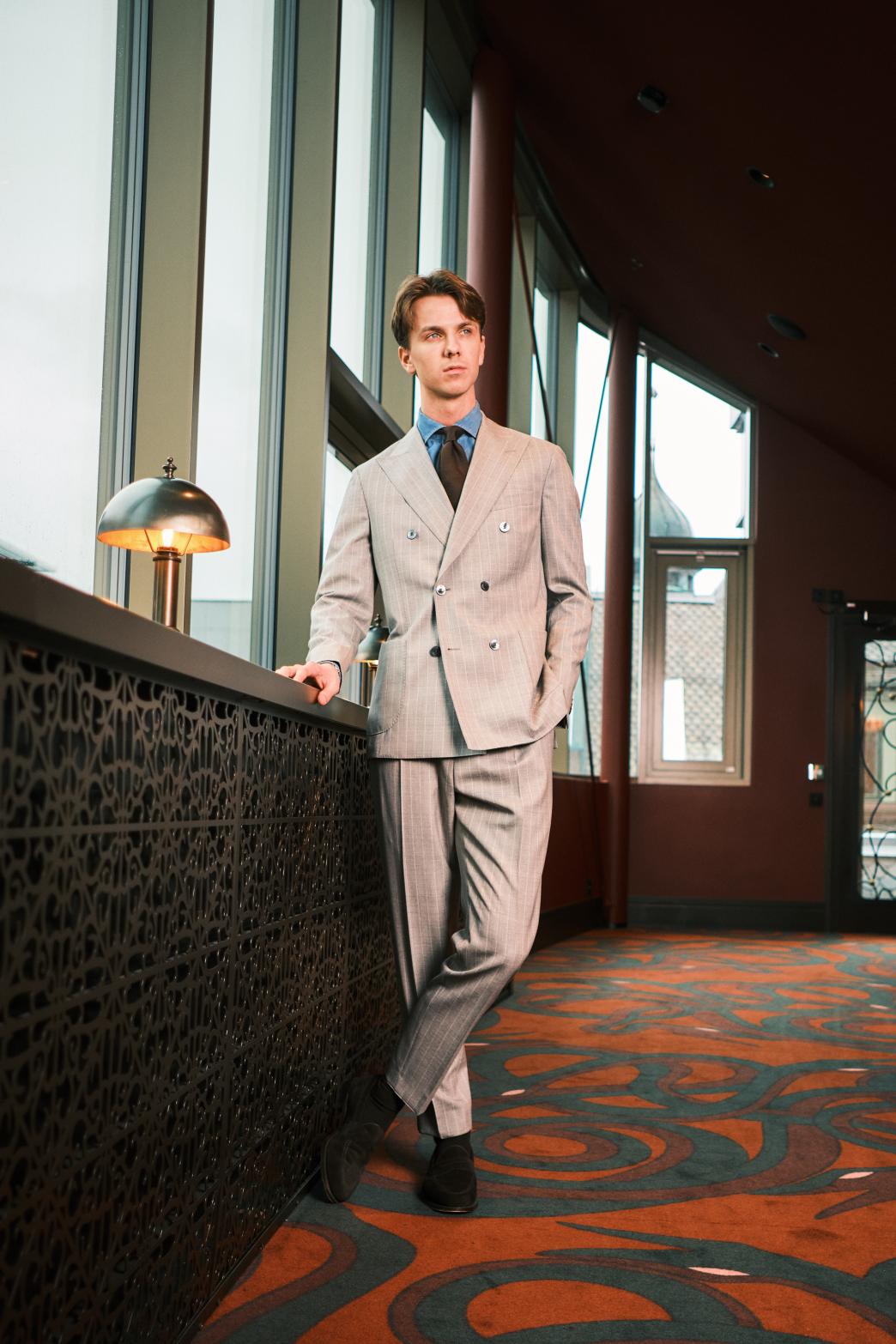 Vicenza Suit Tropical Pinstripe Sand