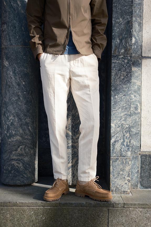 White Sand Greg Soft Lyocell Trouser Off White-4