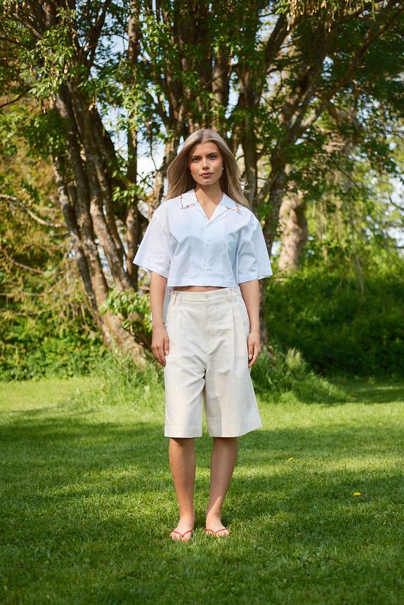 Filippa K Relaxed Pleated Cotton Linen Shorts Cream White