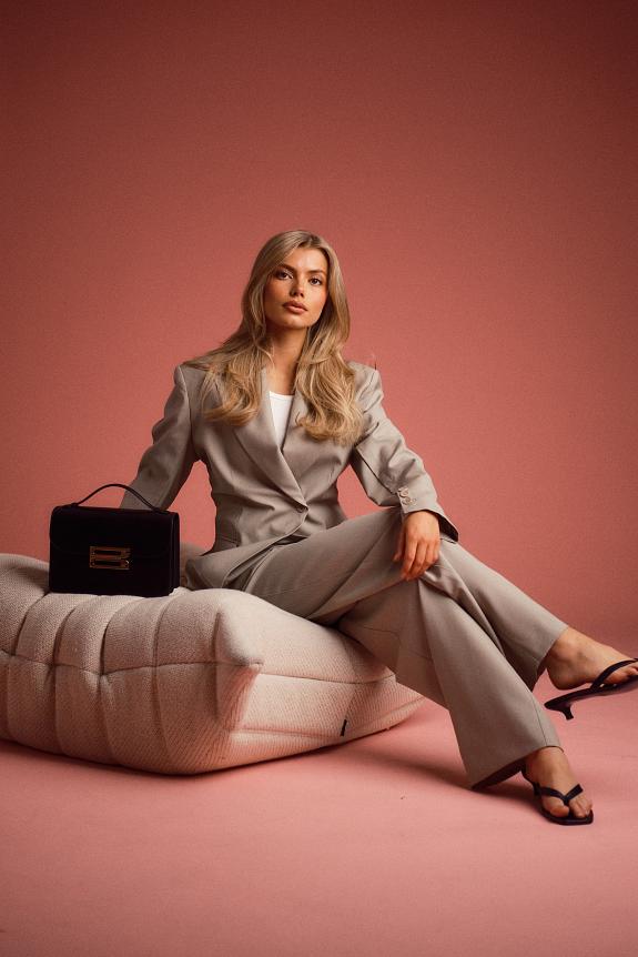 ENVELOPE1976 Arc Suit Pebble-13
