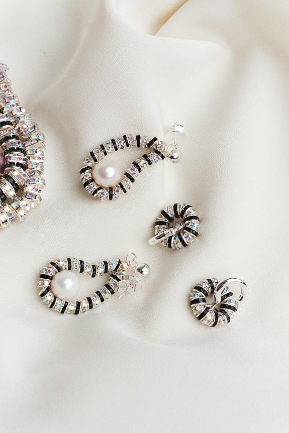 Pearl Octopuss.Y Tiny Oysters Zebra