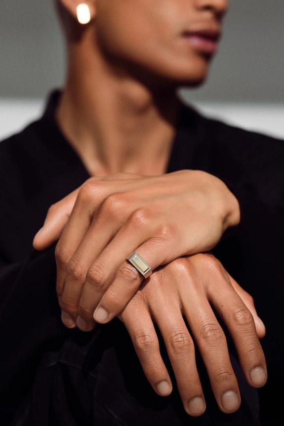 Tom Wood Peaky Ring Gold Top-2