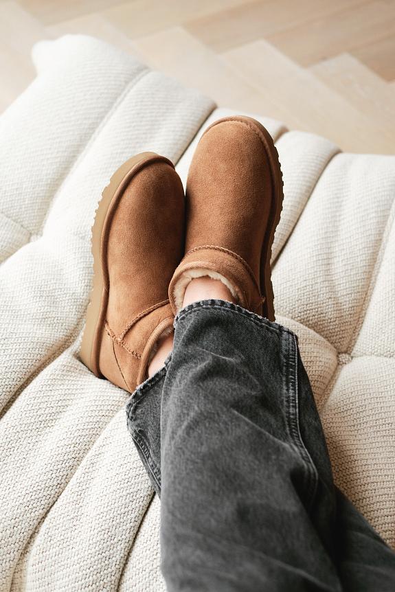 UGG Classic Ultra Mini Chestnut