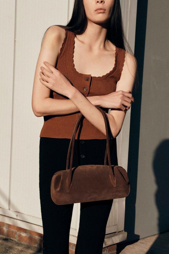 YUZEFI Oyster Shoulder Bag Suede Chocolate-3