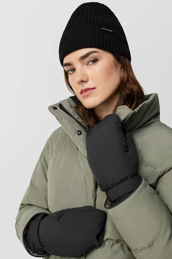 Canada Goose Fundamental Mitten Black-1
