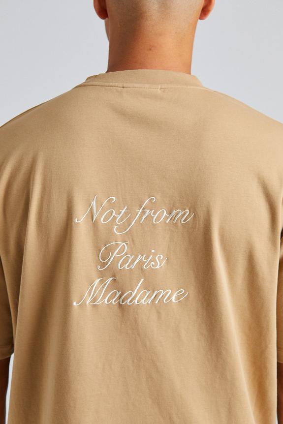 Drôle de Monsieur Le T-Shirt Slogan Calligraphy Ice Brown-5