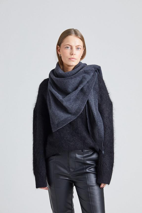 ENVELOPE1976 Triangle Scarf Volcano