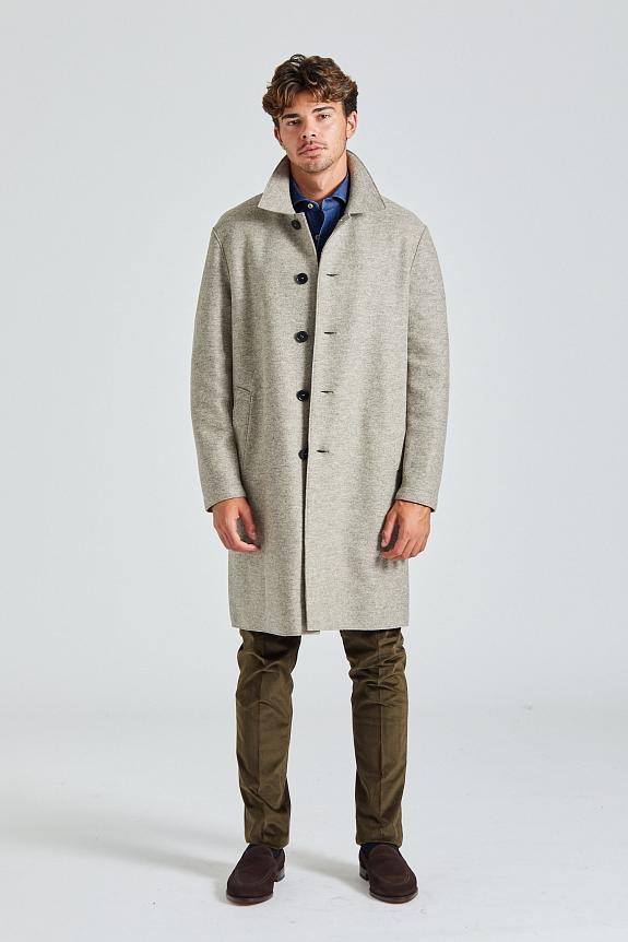 Harris Wharf Men Mac Coat Pressed Wool Natural Casha