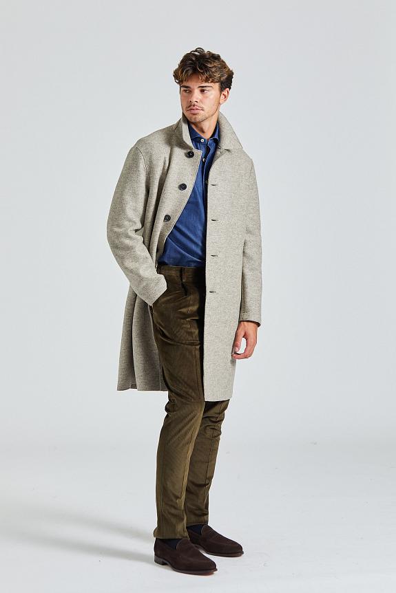 Harris Wharf Men Mac Coat Pressed Wool Natural Casha