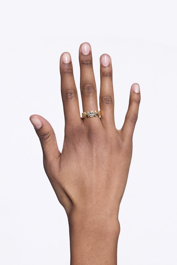 Maria Black Mom Royal Ring Gold-1