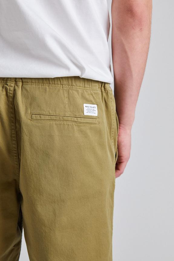 Norse Projects Ezra Relaxed Organic Stretch Twill Shorts Moss Green-3