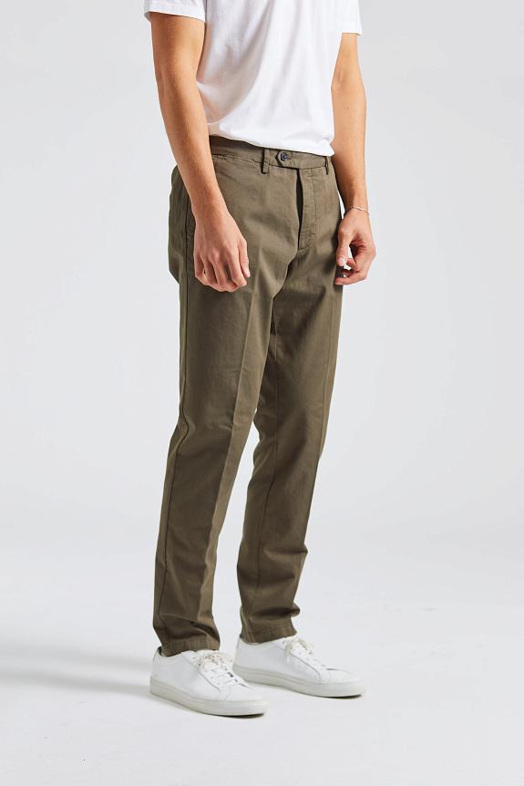 Oscar Jacobson Danwick Trousers Rosciola Green-1