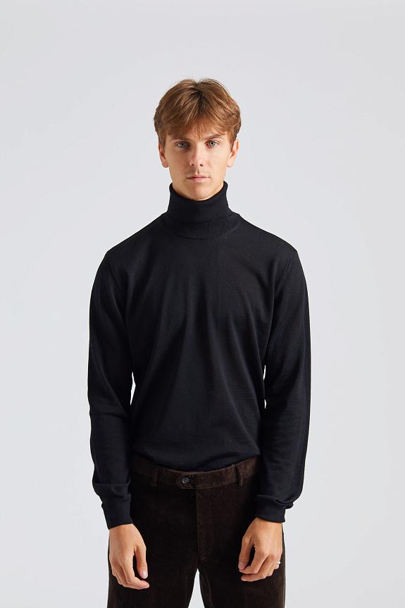 Oscar Jacobson Marcel Rollneck Black Tile