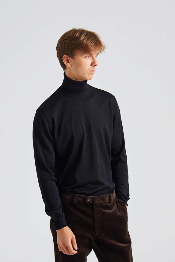 Oscar Jacobson Marcel Rollneck Black Tile