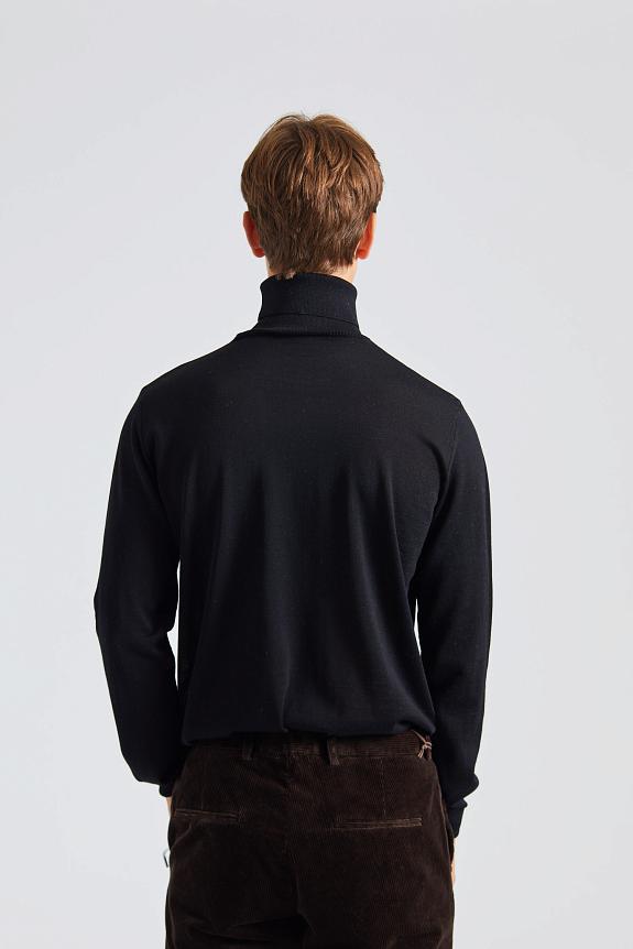 Oscar Jacobson Marcel Rollneck Black Tile