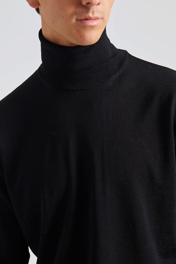 Oscar Jacobson Marcel Rollneck Black Tile