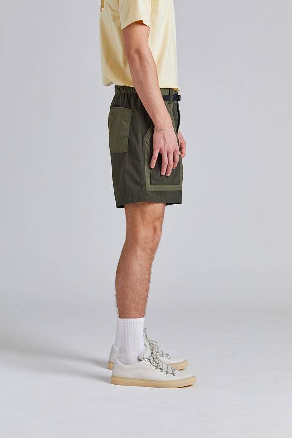 Patagonia Outdoor Everyday Shorts Pine Needle Green-2