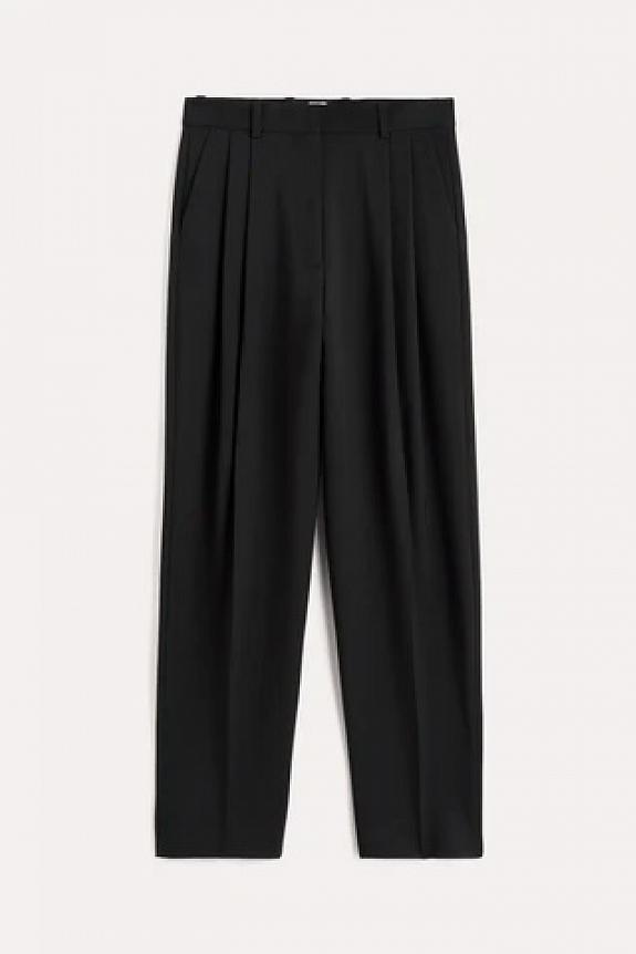 Toteme Double-Pleated Tailored Trousers Black-4