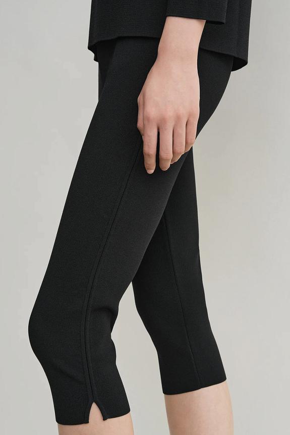 Toteme Compact Knit Capri Trousers Black 