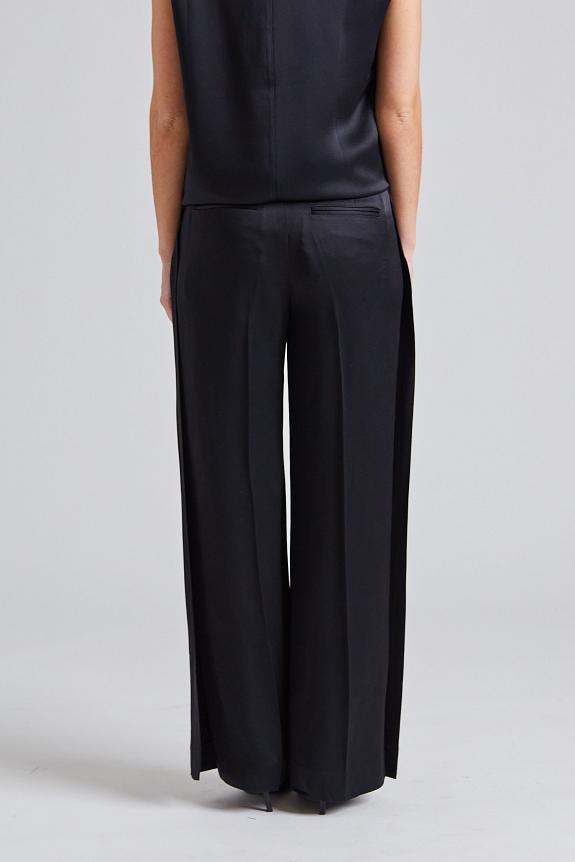 Toteme Cuff-Slit Trousers Black 