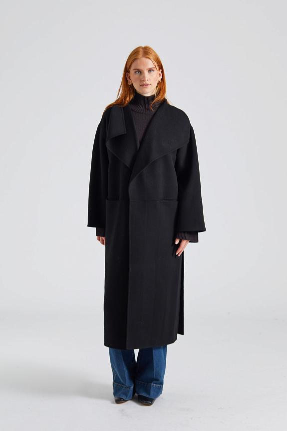 Toteme Signature Wool Cashmere Coat Black