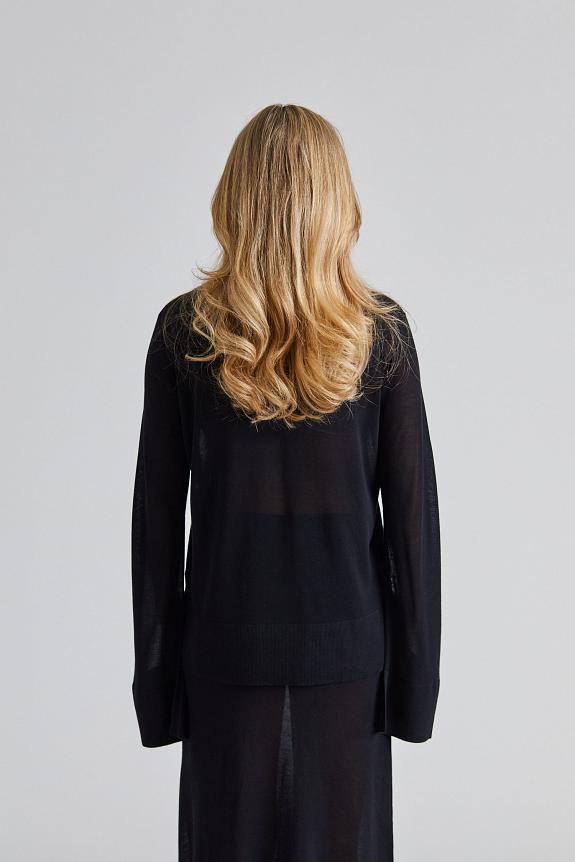 Toteme Slit Sleeve Turtleneck Black-1