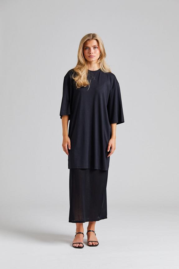 Toteme Relaxed Tee Dress Black-1