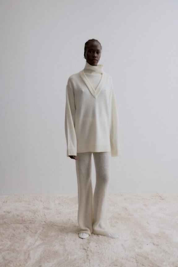Viktoria Chan Cedar V Neck Knit Ivory-5