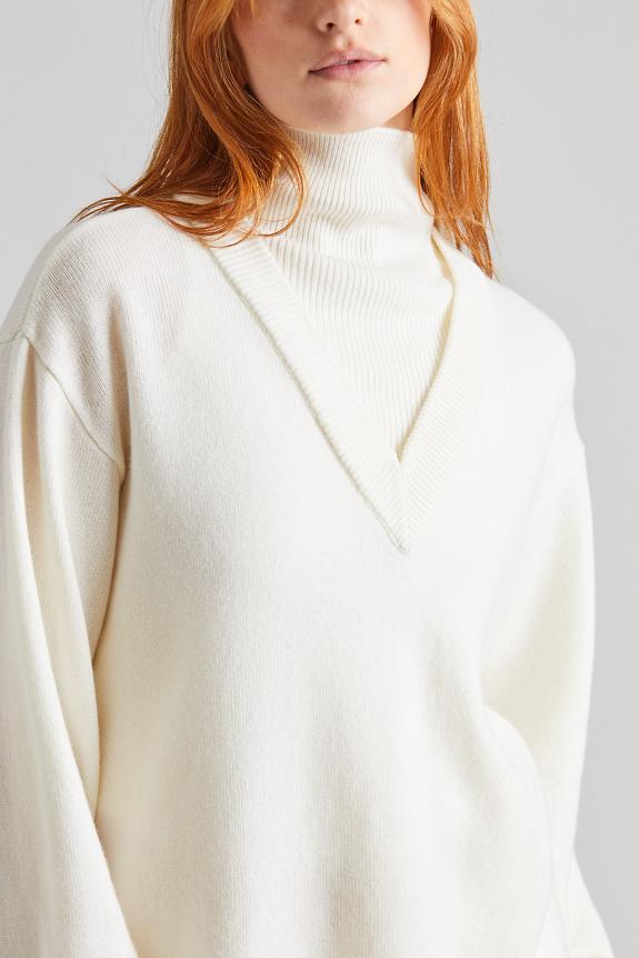 Viktoria Chan Cedar V Neck Knit Ivory-2