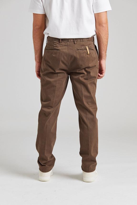 White Sand Luke Pleated Trouser Brown-3