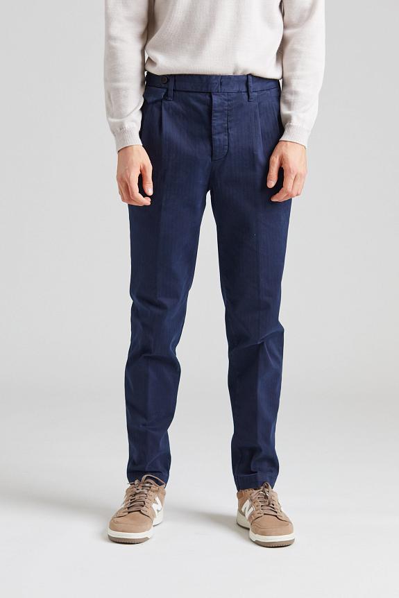 White Sand Luke Pleated Trouser Navy