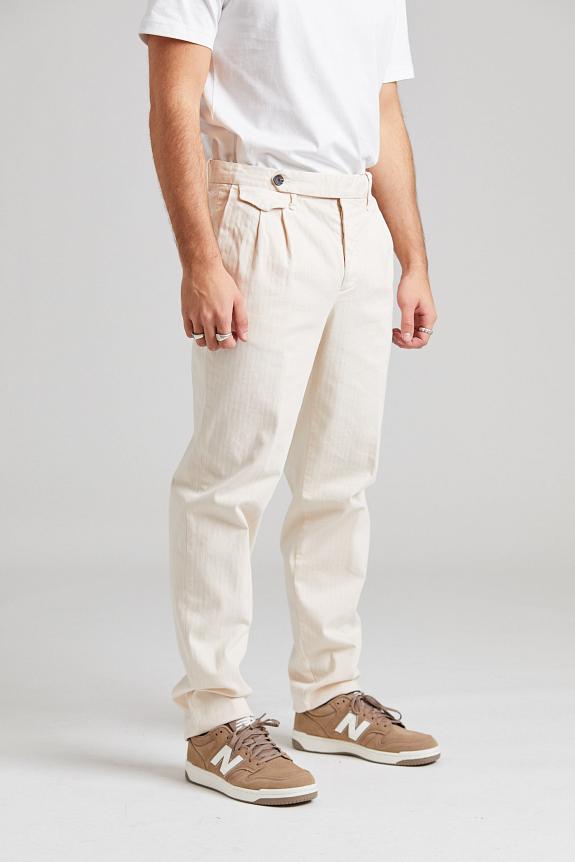 White Sand Luke Pleated Trouser Off White-2