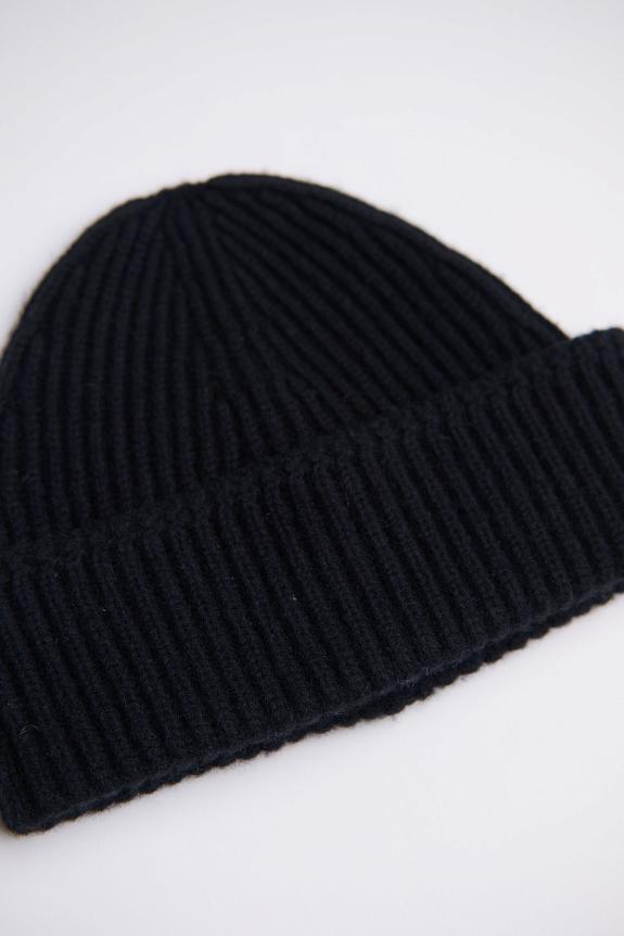 Yacaia Merino Cash Beanie Black-1