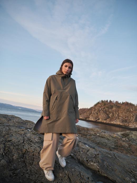 Blæst Aalesund Poncho Dusty Green